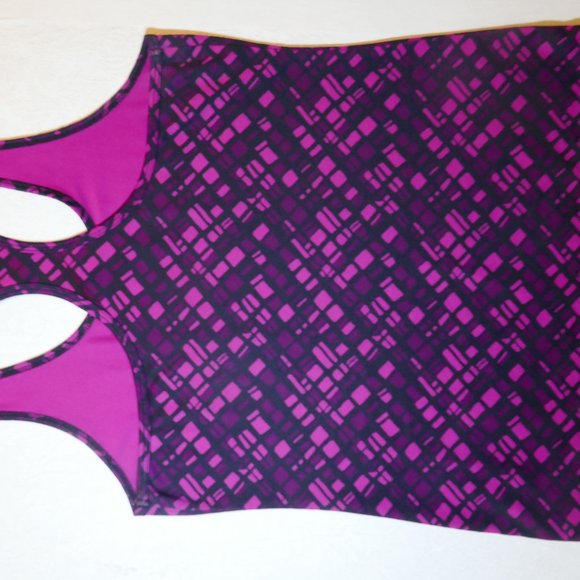 Purple Pattern Workout Top.  M.  No lining/inner bra. ***3/$18 bundle. - Picture 2 of 6